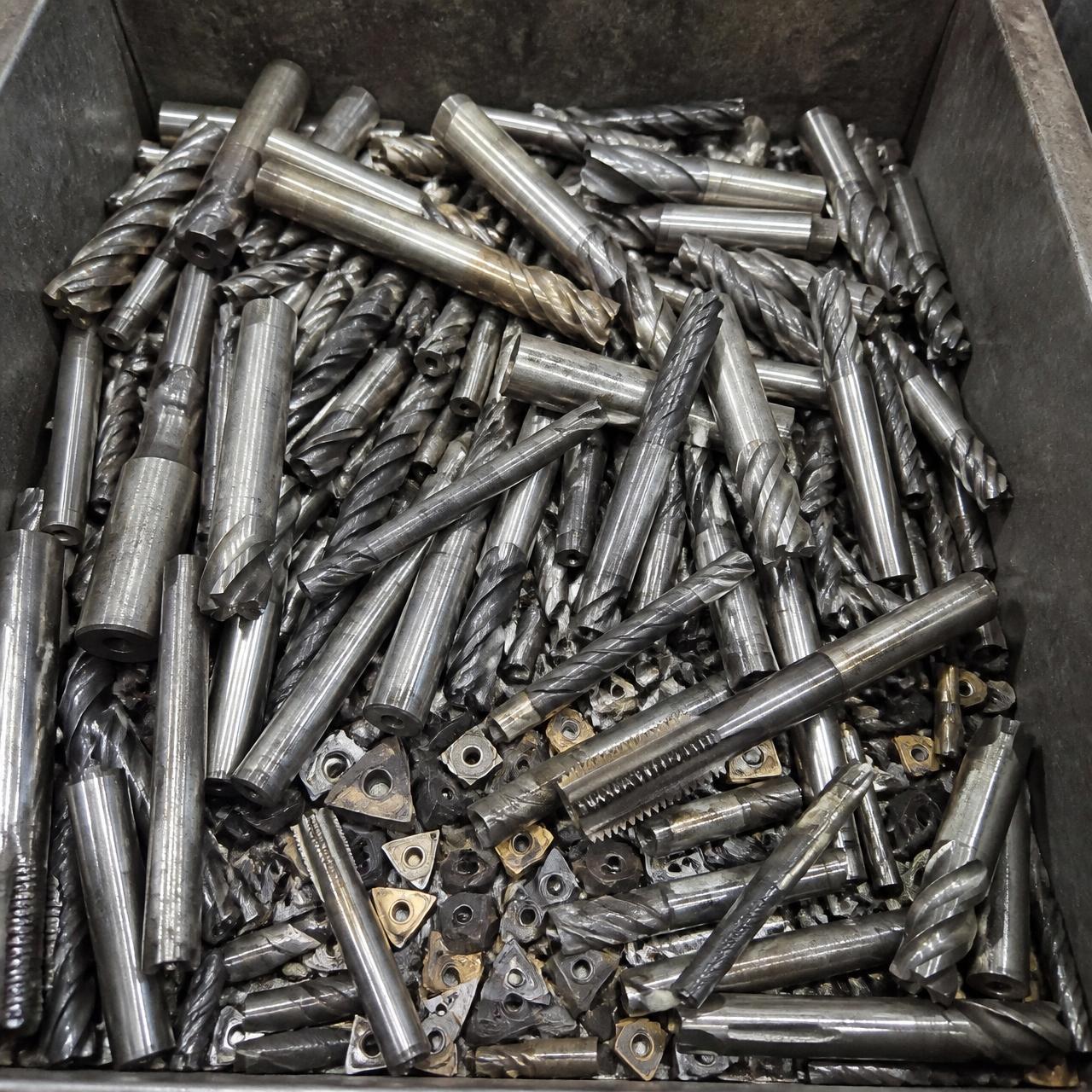 Hardmetalen frezen en boren voor waardebepaling